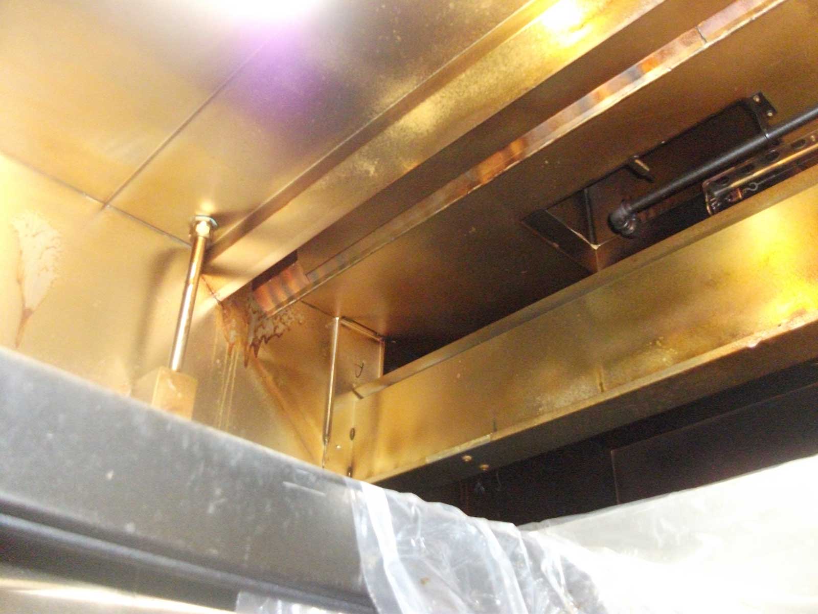 nettoyage de conduits de ventilation de cuisine commerciale - avant